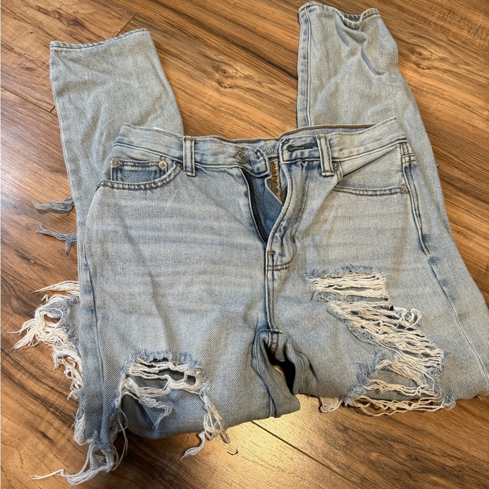 American Eagle mom Jean Distressed Light Blue Jeans